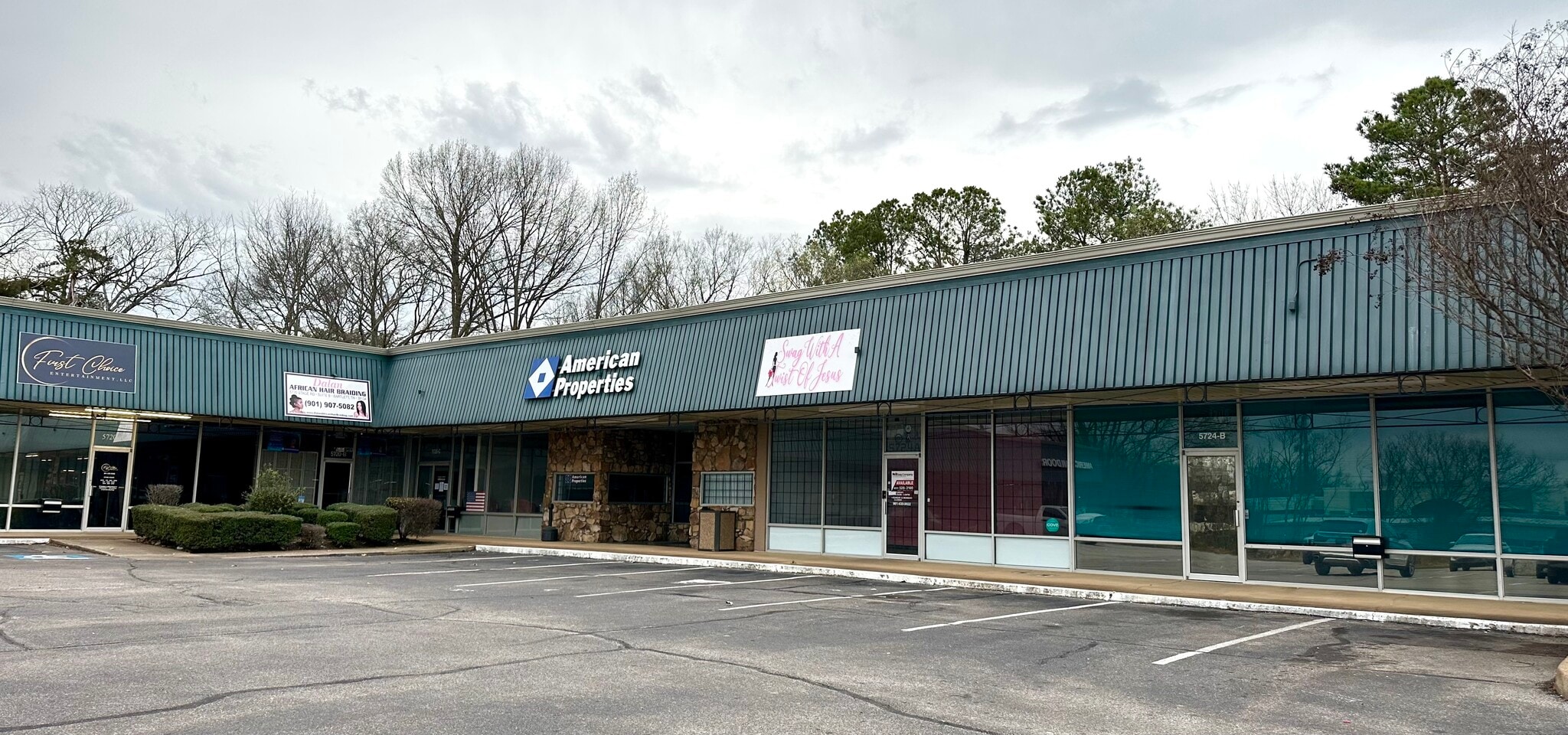 5716-5760 Stage Rd, Bartlett, TN for lease Building Photo- Image 1 of 7