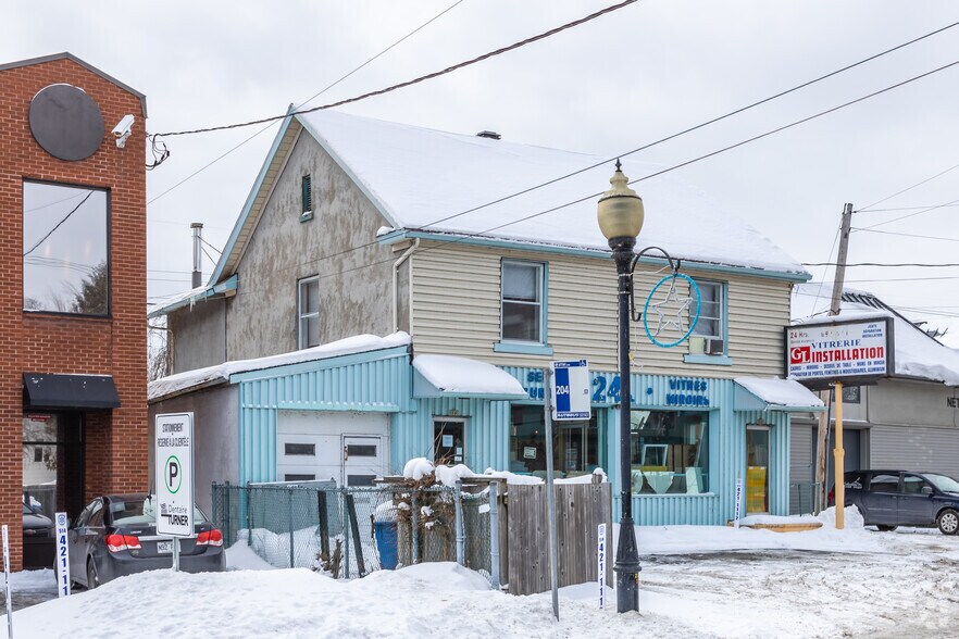 98 Av Donegani, Pointe-claire, QC for sale - Primary Photo - Image 1 of 1