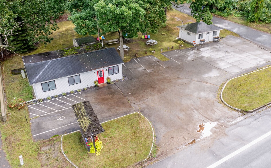 50463 M-152, Dowagiac, MI for sale - Primary Photo - Image 1 of 12