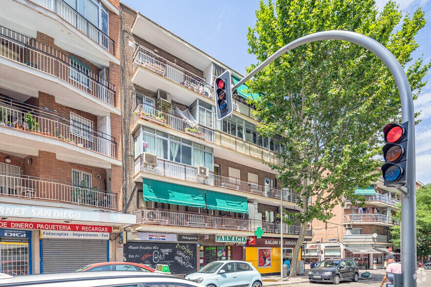 Av. de San Diego, 136, Madrid, Madrid à vendre - Photo du bâtiment - Image 2 de 3