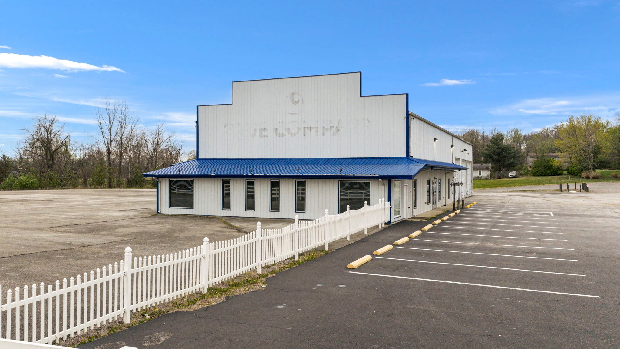 5905 Veterans Memorial Hwy, Scottsville, KY for sale Primary Photo- Image 1 of 24