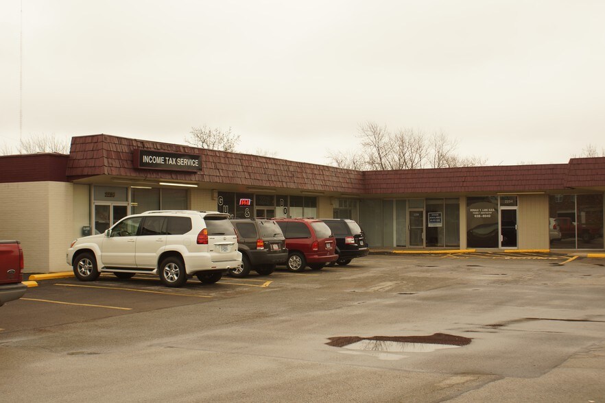 2202-2290 Union Rd, Saint Louis, MO à louer - Photo du bâtiment - Image 2 de 3