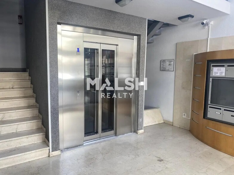 Office in Bron for lease - Lobby - Image 2 of 7