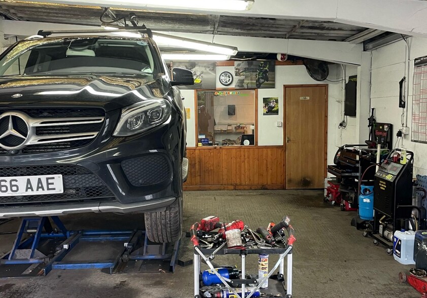 Fairs Rd, Leatherhead à vendre - Photo intérieure - Image 3 de 3