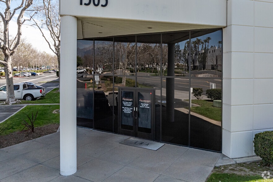 1505 S Dupont Ave, Ontario, CA for lease - Building Photo - Image 2 of 7