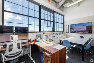 2744 E 11th St, Oakland, CA à louer Photo intérieure- Image 2 de 4