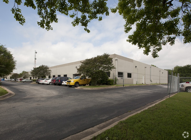 1106 Smith Rd, Austin, TX for lease - Primary Photo - Image 2 of 8