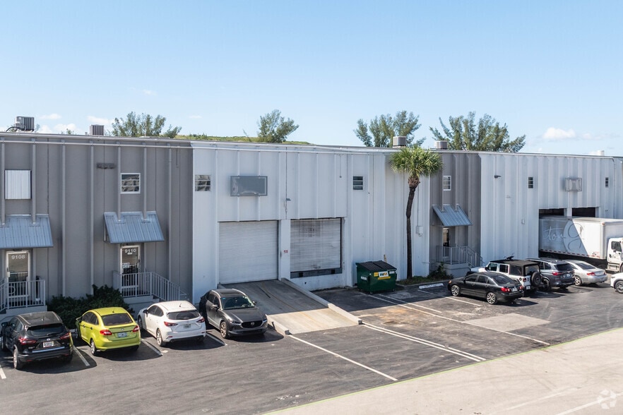 9014-9112 NW 105th Way, Medley, FL for lease - Building Photo - Image 3 of 4