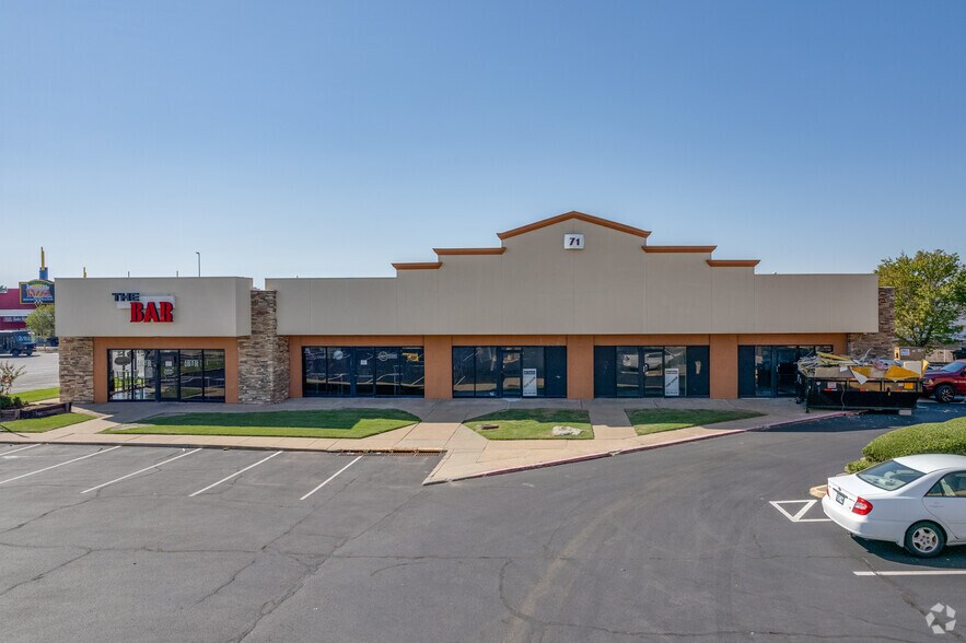 8202-8278 E 71st St, Tulsa, OK à louer - Photo du bâtiment - Image 3 de 17