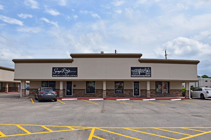 1702 1st St E, Humble, TX à vendre - Photo du bâtiment - Image 3 de 6