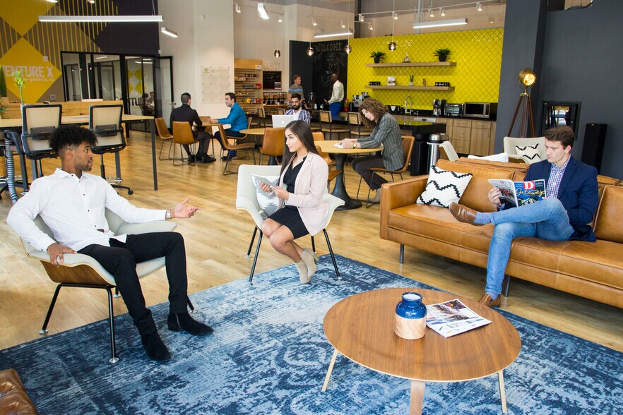 5301 Alpha Rd, Dallas, TX à louer - Hall d’entrée - Image 3 de 26