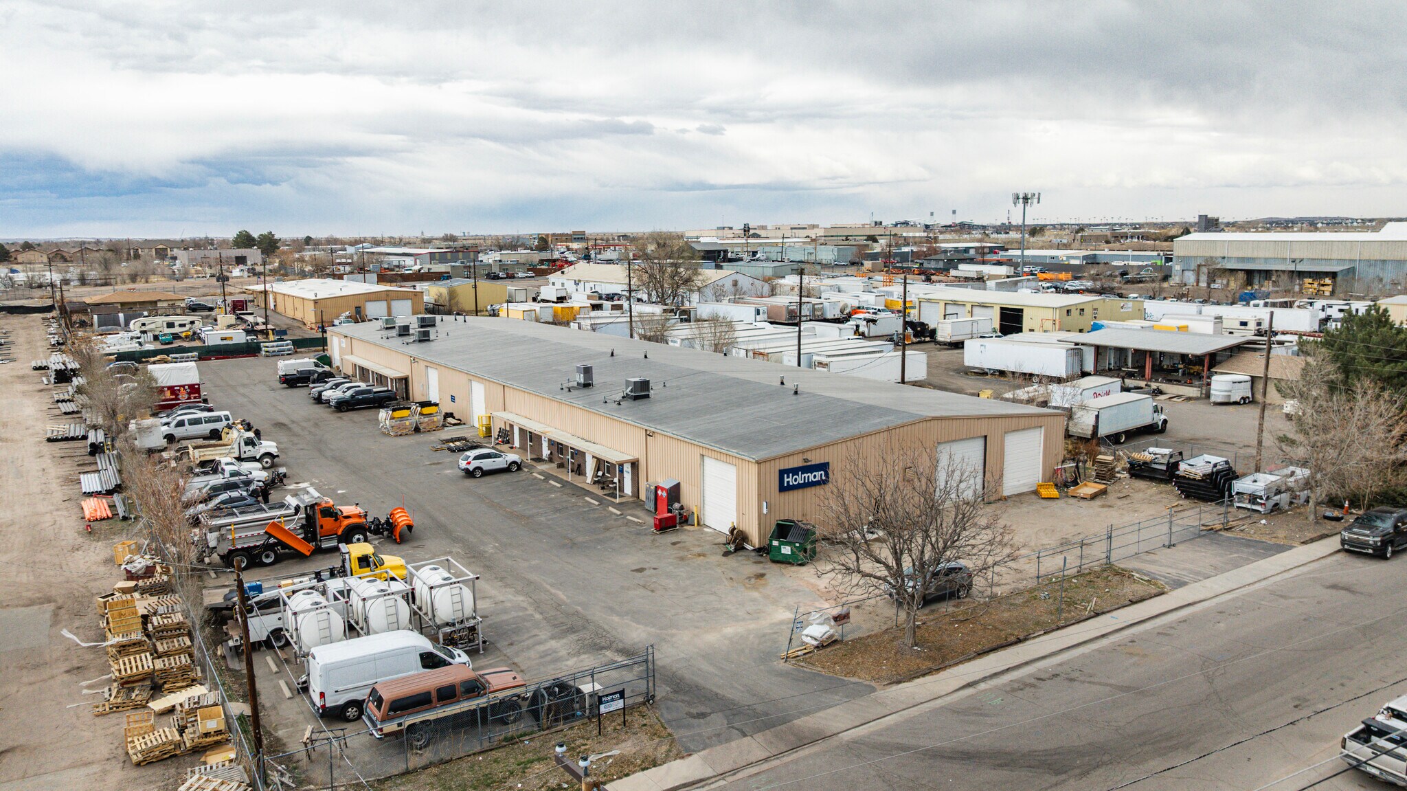 7005-7011 E 53rd Pl, Commerce City, CO à louer Photo du bâtiment- Image 1 de 14