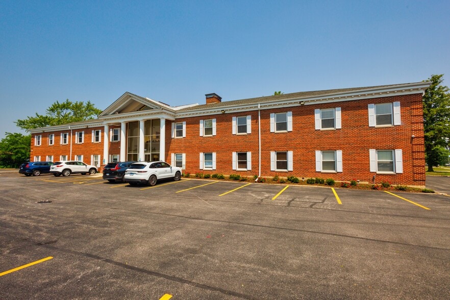 6912 Main St, Downers Grove, IL for lease - Building Photo - Image 3 of 25