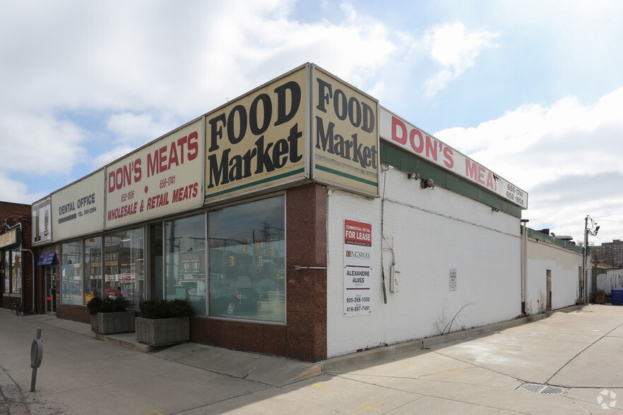 1747-1749 St Clair Ave W, Toronto, ON for lease - Primary Photo - Image 1 of 5