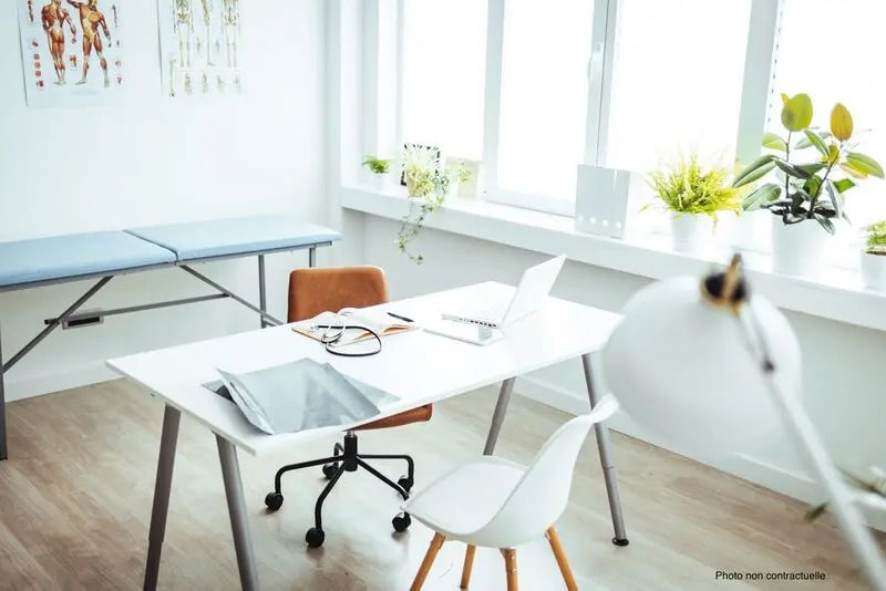 Office in Beauvais for sale Interior Photo- Image 1 of 2