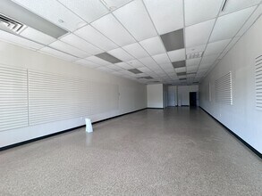 2514-2550 E Broadway St, Pearland, TX for lease Interior Photo- Image 1 of 3