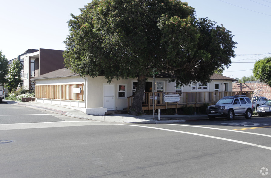 255-279 Thalia St, Laguna Beach, CA for lease - Primary Photo - Image 1 of 4