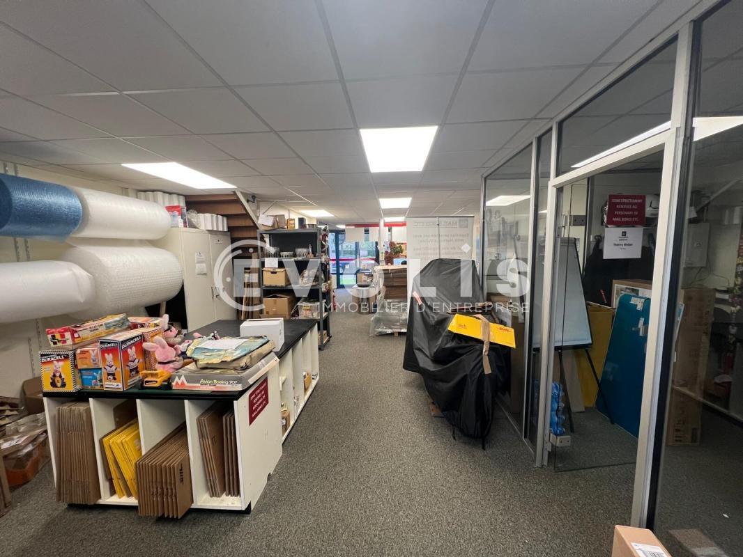 Flex in Croissy-Beaubourg for lease Interior Photo- Image 1 of 5