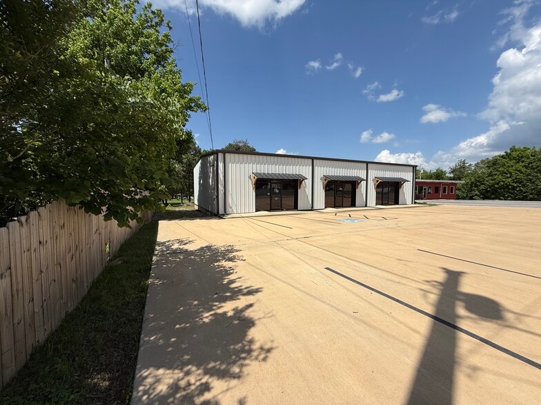 1195 E Main St, Melbourne, AR à vendre - Photo du bâtiment - Image 1 de 16