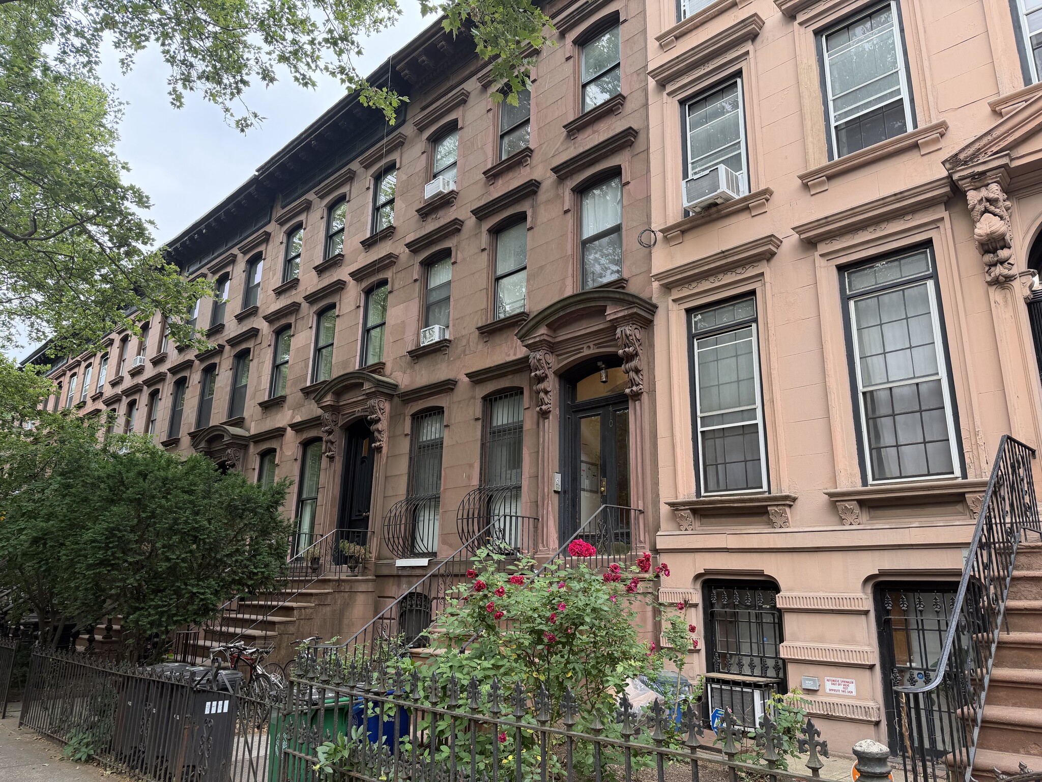 410 Vanderbilt Ave, Brooklyn, NY à vendre Photo du bâtiment- Image 1 de 4