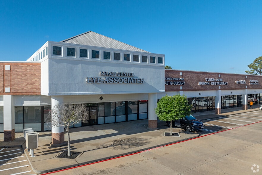 2323 Clear Lake City Blvd, Houston, TX for lease - Building Photo - Image 1 of 14