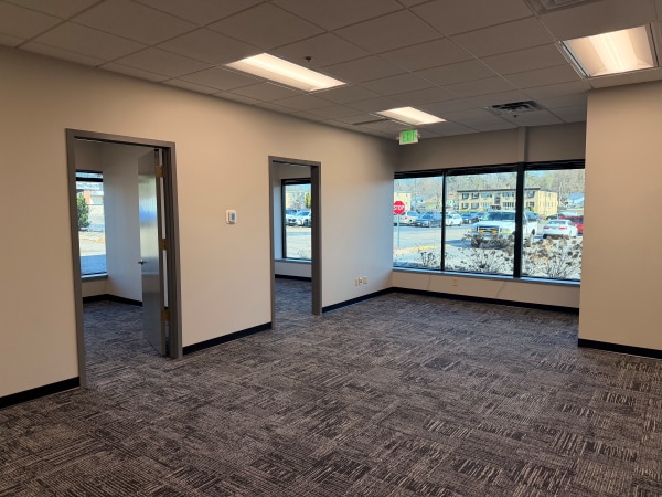 425 Etna St, Saint Paul, MN for lease Interior Photo- Image 1 of 9