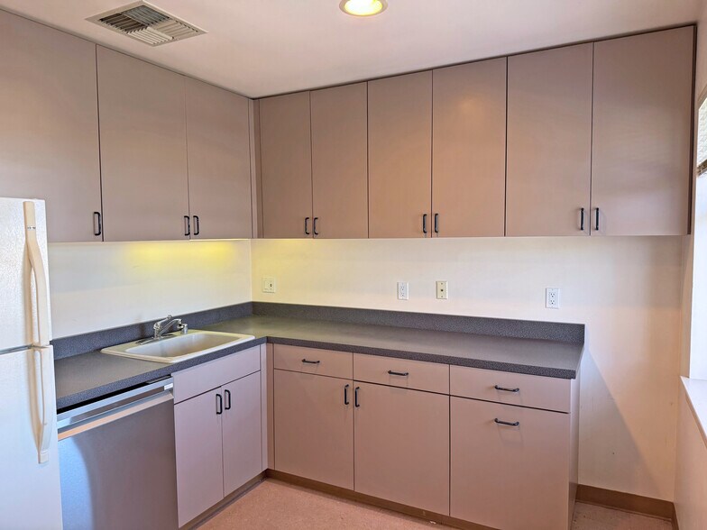 418 Aviation Blvd, Santa Rosa, CA à vendre - Photo intérieure - Image 2 de 23