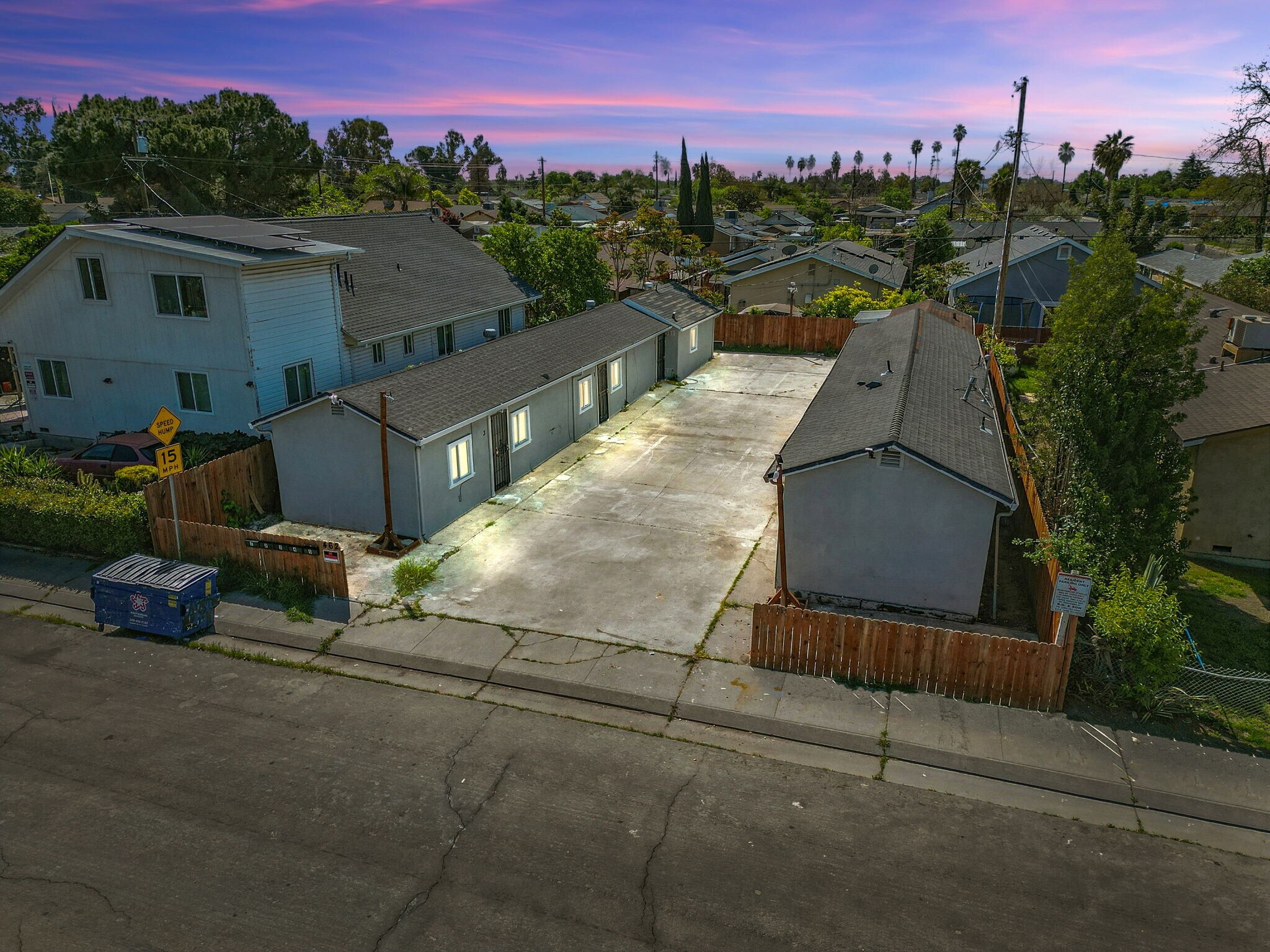 462 Delhi Ave, Stockton, CA à vendre Photo du bâtiment- Image 1 de 37
