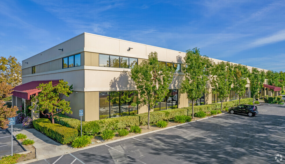 2055 Junction Ave, San Jose, CA for lease - Building Photo - Image 3 of 4