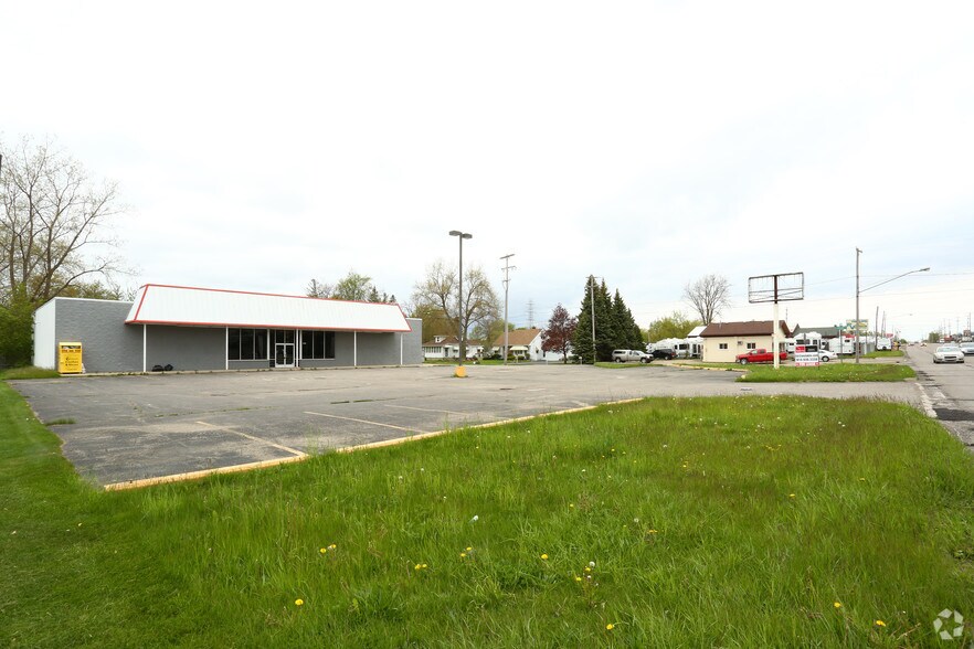 7067 N Saginaw Rd, Mount Morris, MI à vendre - Photo du bâtiment - Image 3 de 4