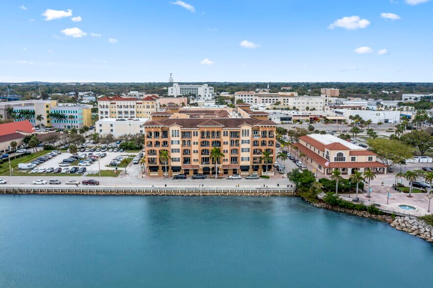 120-140 S Indian River Dr, Fort Pierce, FL à vendre - Photo du bâtiment - Image 3 de 74