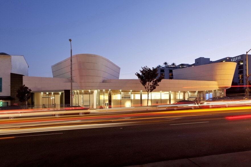 8830-8844 W Sunset Blvd, West Hollywood, CA for lease - Building Photo - Image 2 of 7