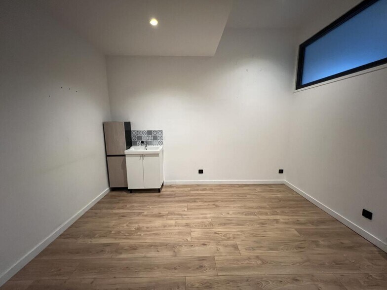 Office in Reims for lease - Interior Photo - Image 3 of 6