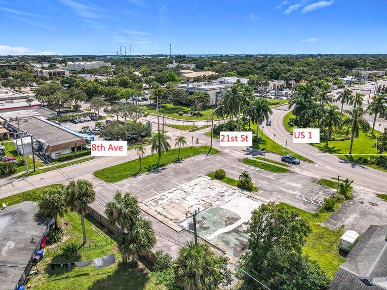 810 21st St, Vero Beach, FL for sale - Aerial - Image 3 of 6
