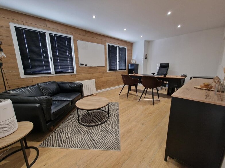 Flex in Bruges for lease - Interior Photo - Image 1 of 5