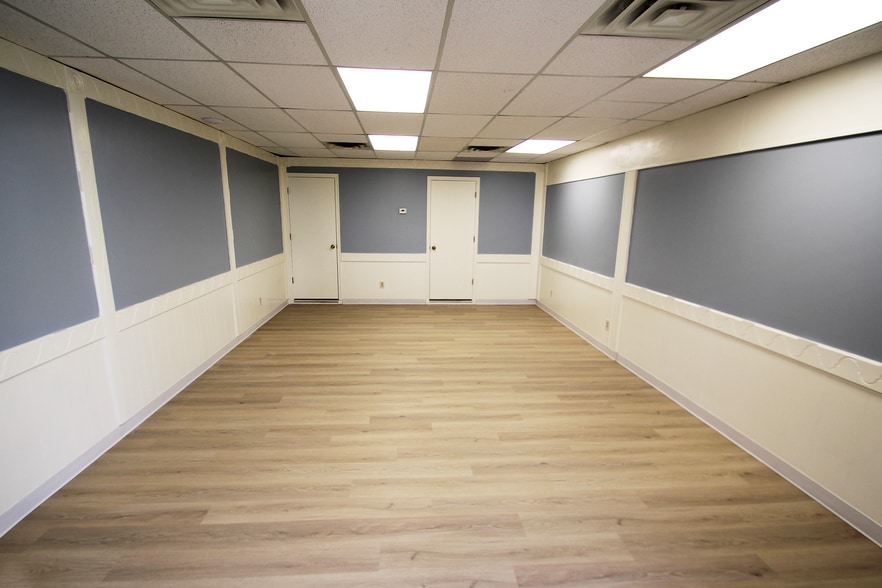 3511 Center Rd, Brunswick, OH for lease - Building Photo - Image 2 of 8