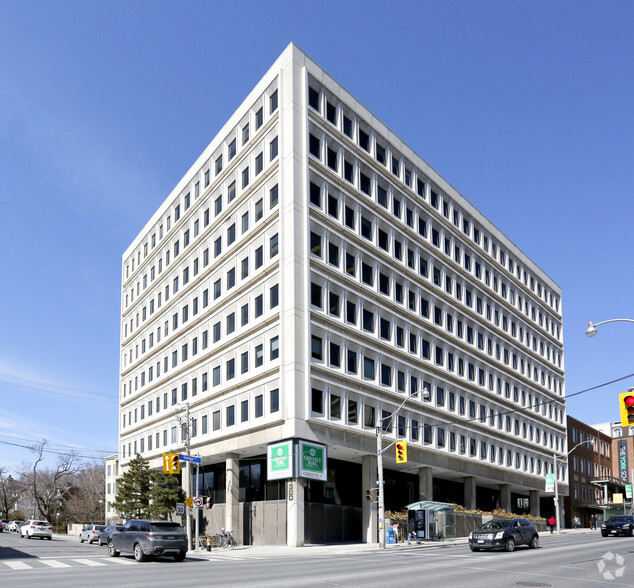 1300 Yonge St, Toronto, ON à louer - Photo du bâtiment - Image 2 de 6