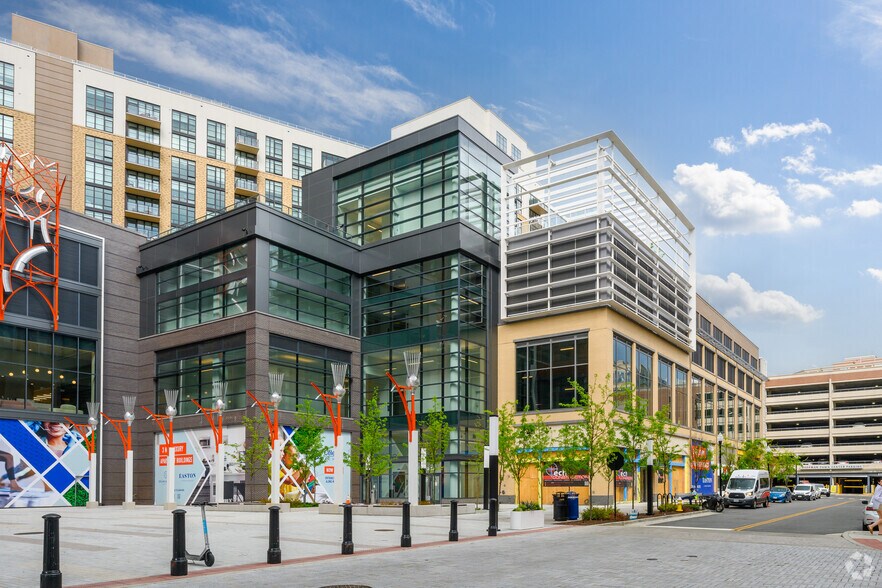 2404 Mandeville Ln, Alexandria, VA for lease - Building Photo - Image 1 of 6