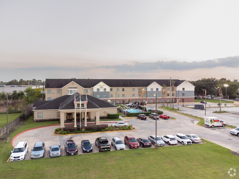 1340 N Sam Houston Pky E, Houston, TX for sale - Building Photo - Image 2 of 42