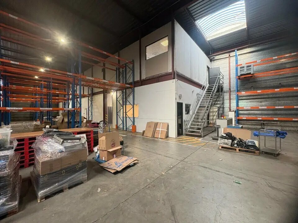 Flex in Émerainville for lease Interior Photo- Image 1 of 6