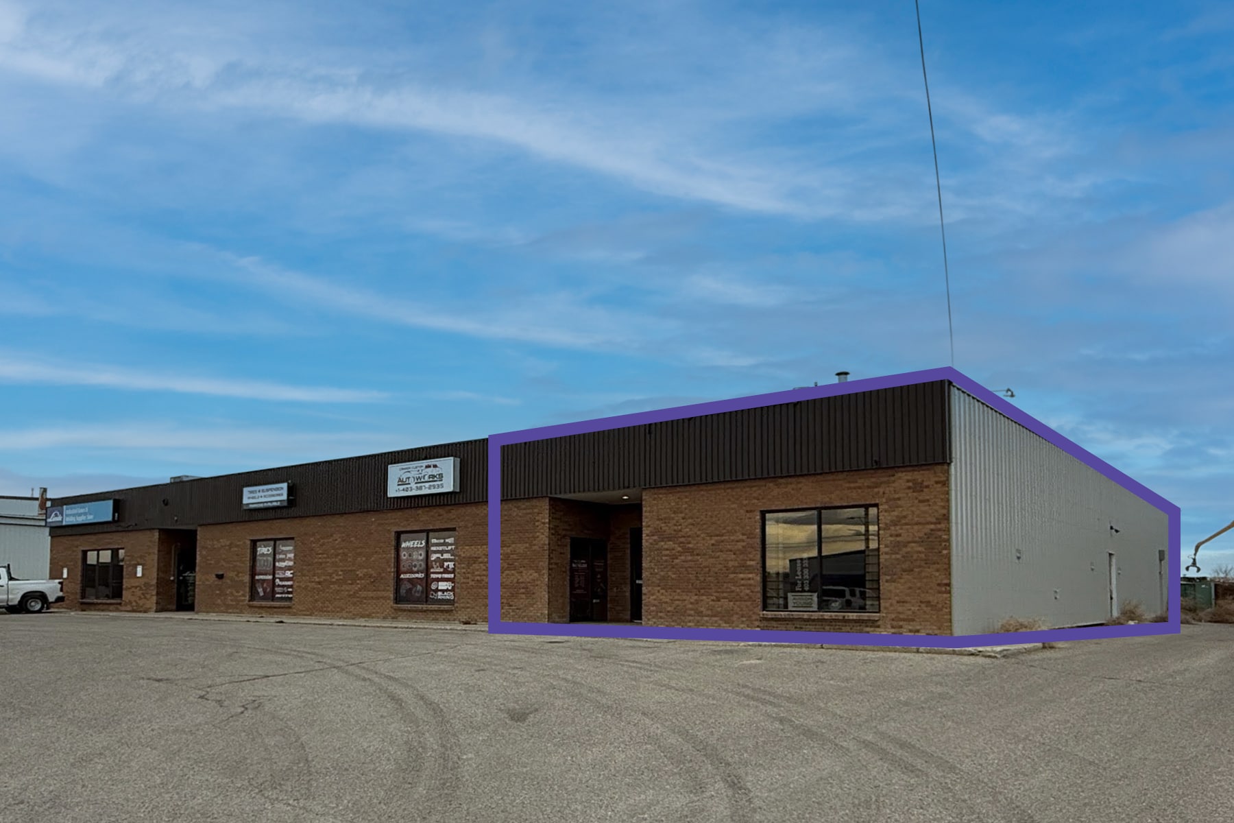 3217 2 Av N, Lethbridge, AB for lease Primary Photo- Image 1 of 8