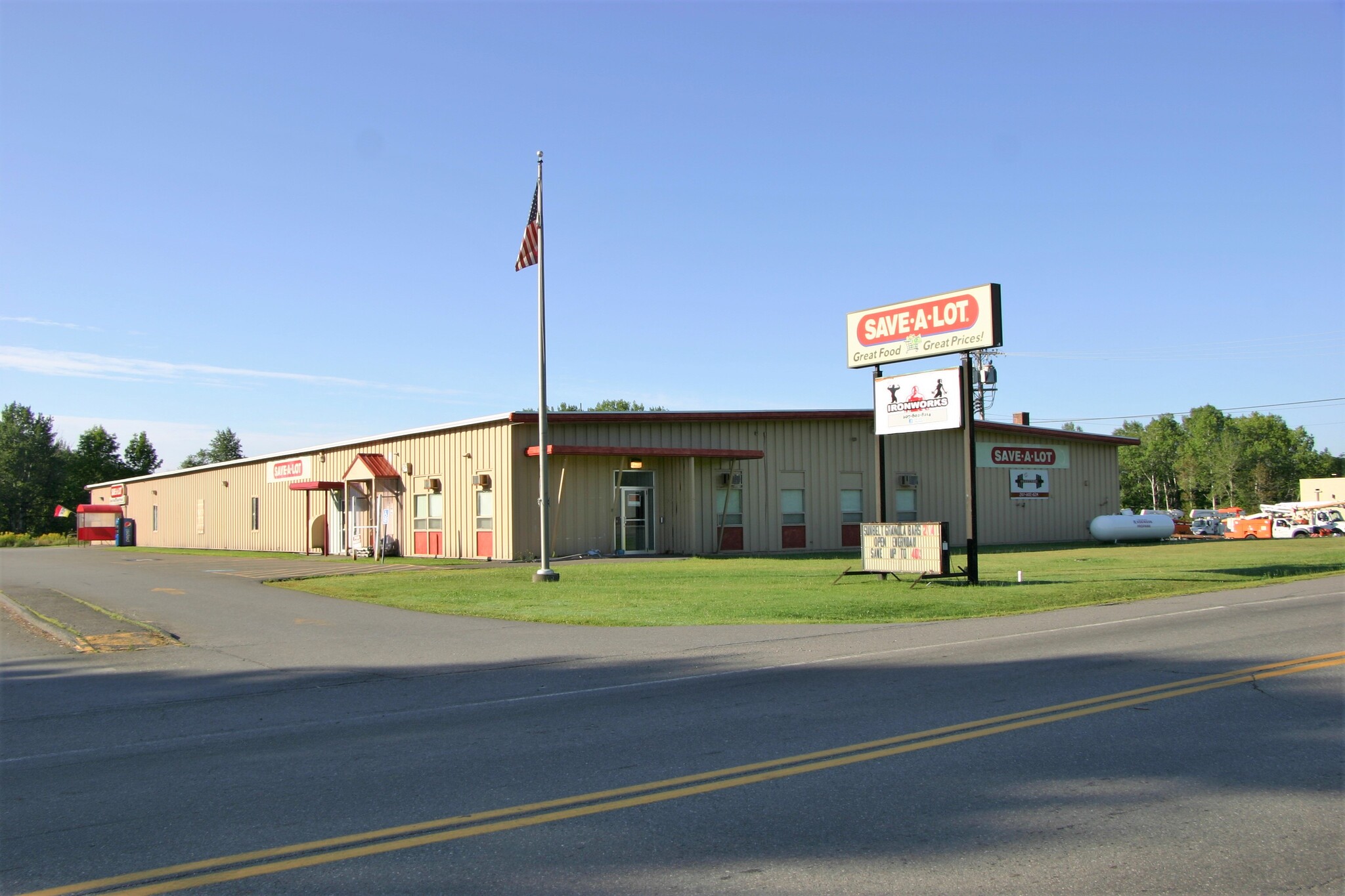 1090 W Main St, Dover Foxcroft, ME for sale Primary Photo- Image 1 of 1