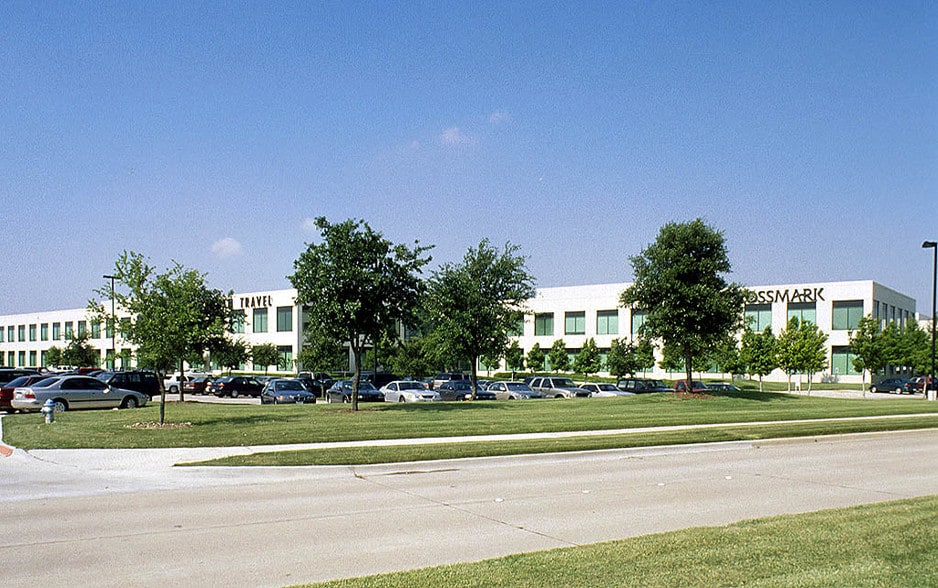 6400 International Pky, Plano, TX à louer - Photo du bâtiment - Image 2 de 19