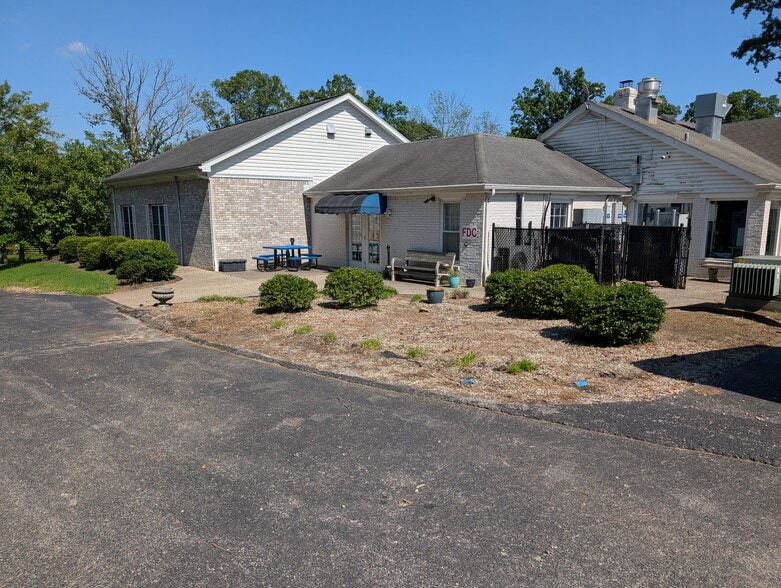 2210 Tucker Station Rd, Louisville, KY for sale - Building Photo - Image 3 of 27
