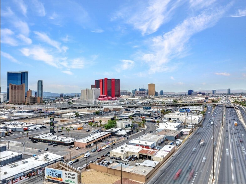 2120 Highland Ave, Las Vegas, NV for lease - Building Photo - Image 3 of 14