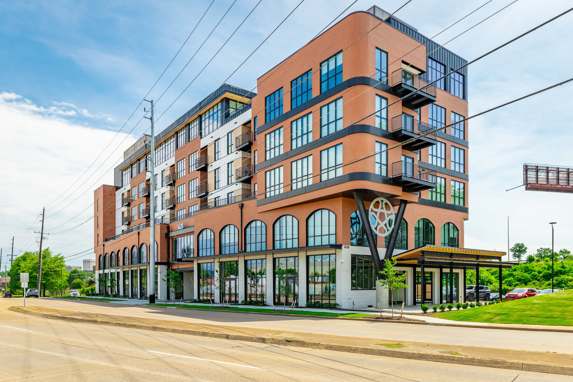 1620 Riverfront Pky, Chattanooga, TN for lease Building Photo- Image 1 of 41