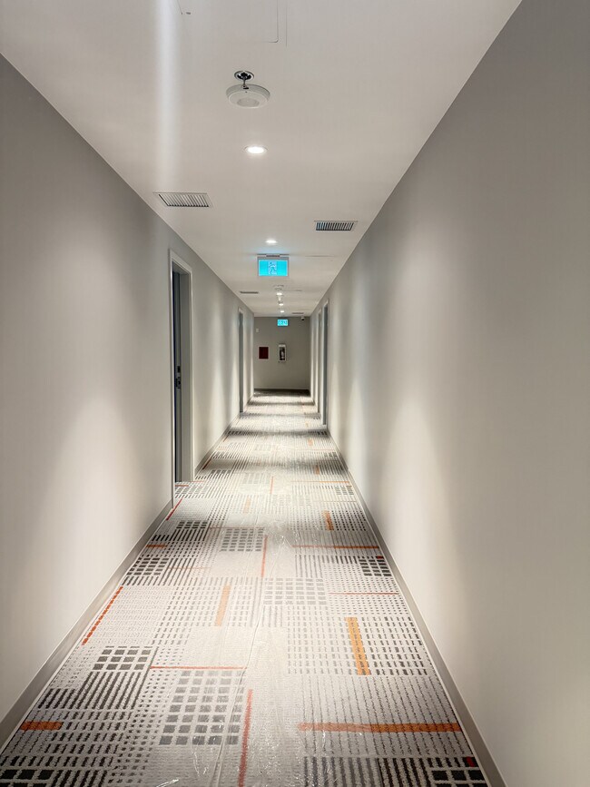 Plus de détails pour 13675 107A Av, Surrey, BC - Bureau à louer