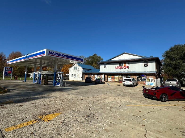 24182 Red Arrow Hwy, Mattawan, MI for sale - Primary Photo - Image 1 of 9