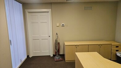 222 E Glenarm St, Pasadena, CA for lease Interior Photo- Image 2 of 4