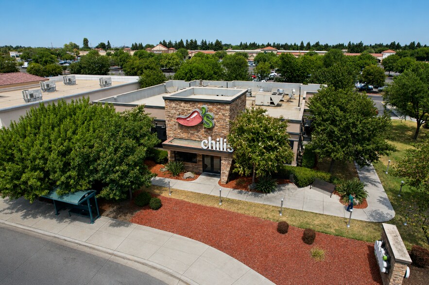 1292 E Prosperity Ave, Tulare, CA à vendre - Photo du bâtiment - Image 2 de 10